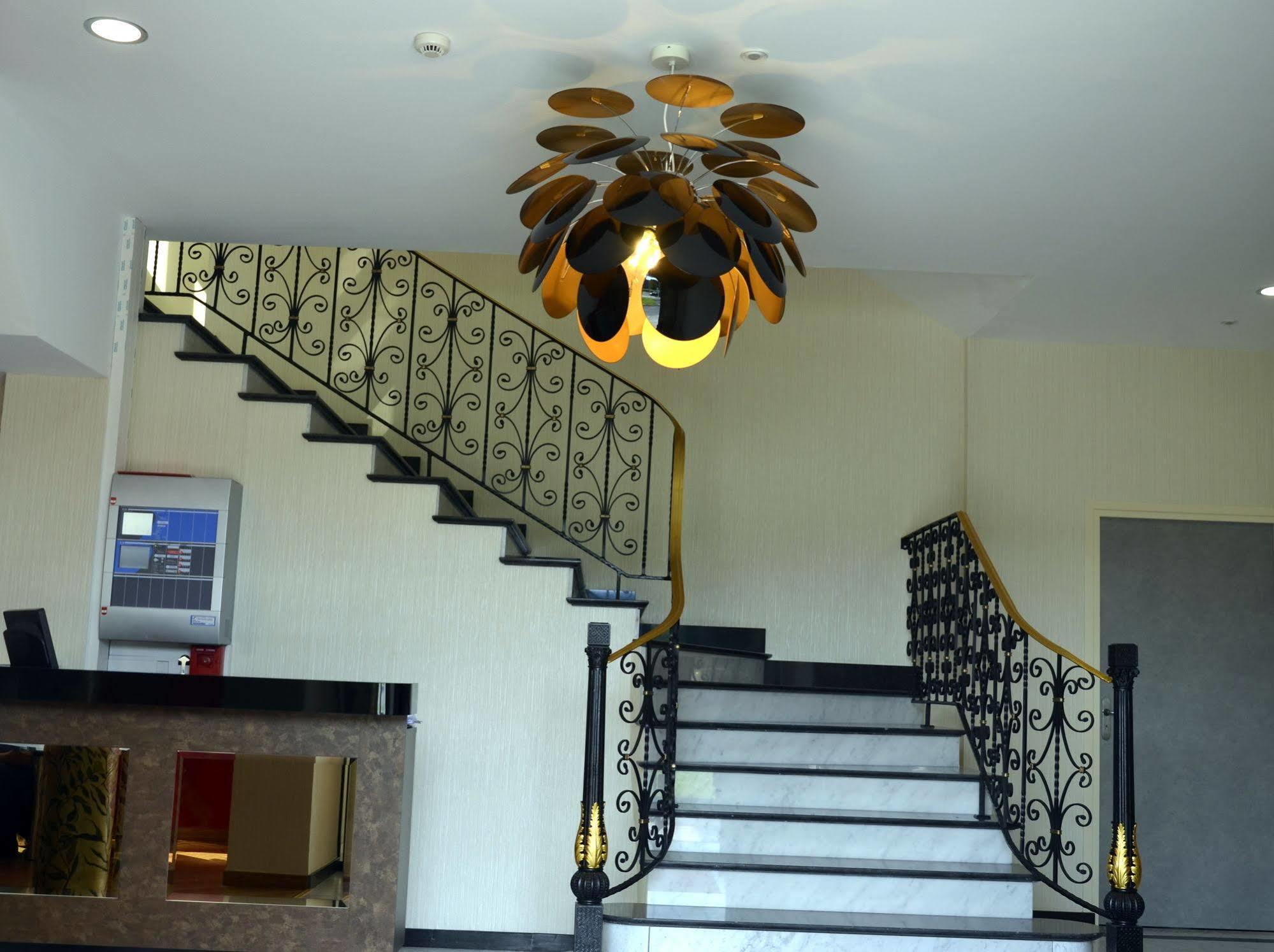 Le Grand Hotel Μομπέζ Εξωτερικό φωτογραφία